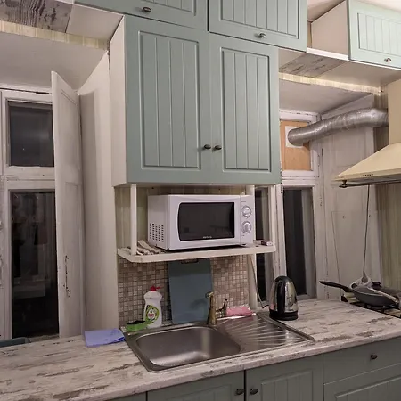 Apartment двухкомнатная в колоритном одесском дворе