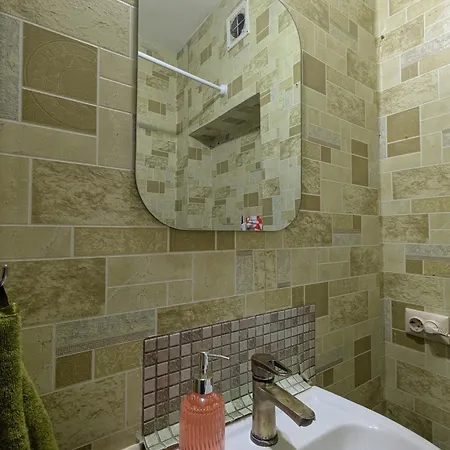 в колоритном одесском дворе - Authentic * Odessa