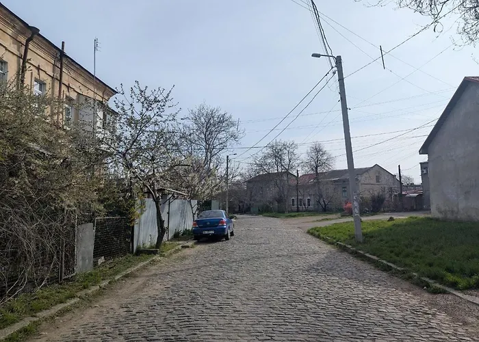 Apartment двухкомнатная в колоритном одесском дворе