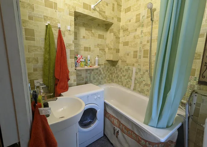 двухкомнатная в колоритном одесском дворе Appartement Odessa